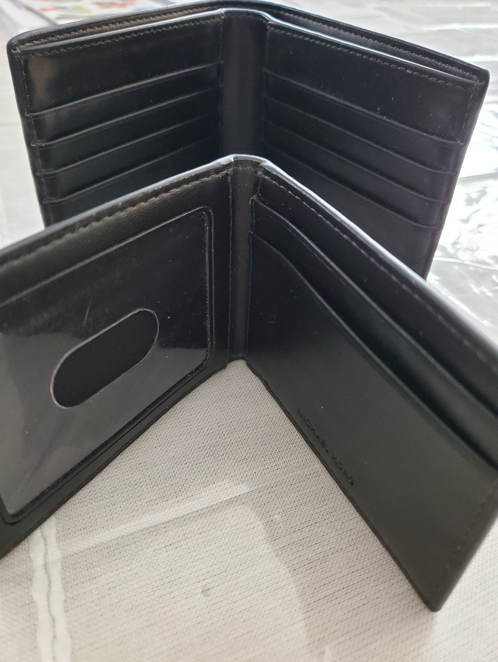 Michael Kors Brown Logo Print Men’s Card & Key Wallet Set - Picture 3 of 3